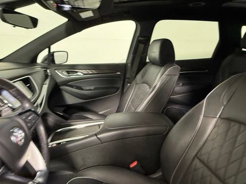 Used 2022 Buick Enclave Avenir FWD image 29