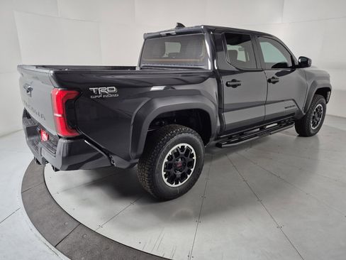 New 2025 Toyota Tacoma SR5 image 5