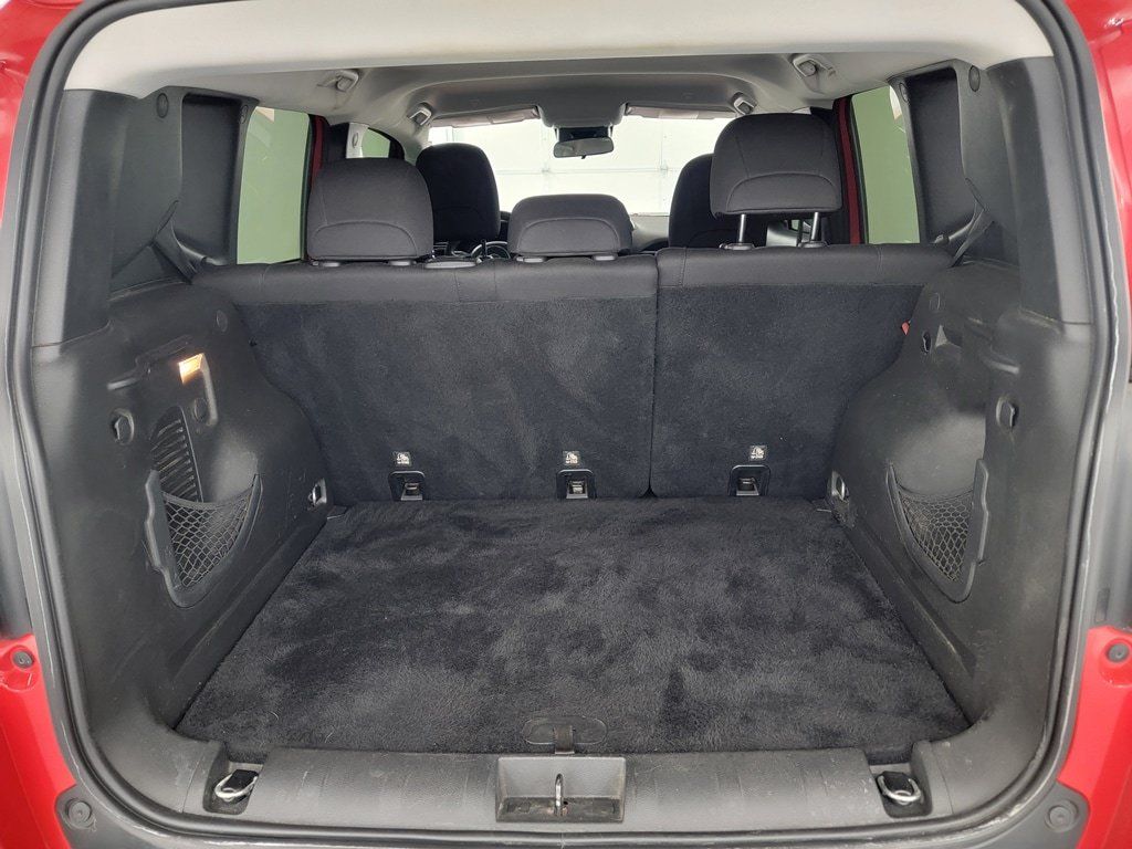 Used 2018 Jeep Renegade Latitude FWD image 26