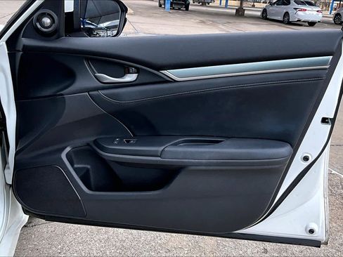 Used 2016 Honda Civic Touring image 23