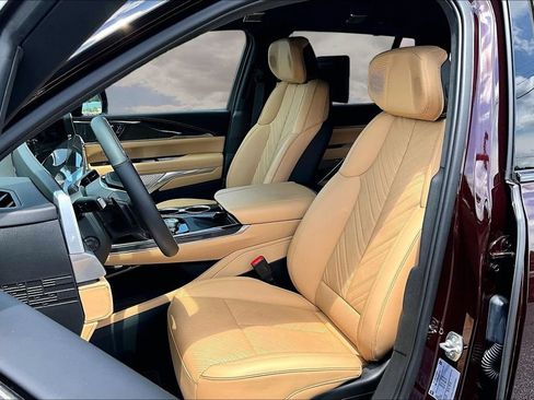 Certified 2025 Cadillac Escalade IQ Luxury 2 AWD/4WD image 21