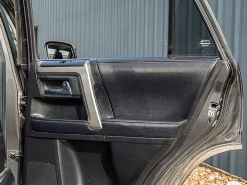 Used 2019 Toyota 4Runner SR5 4X4 W/ UPGRADES / GREAT image 38