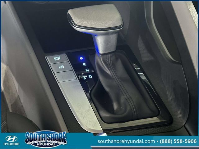 Certified 2024 Hyundai Elantra SE FWD image 32