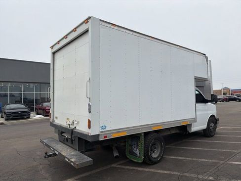 Used 2017 Chevrolet Express 3500 image 6