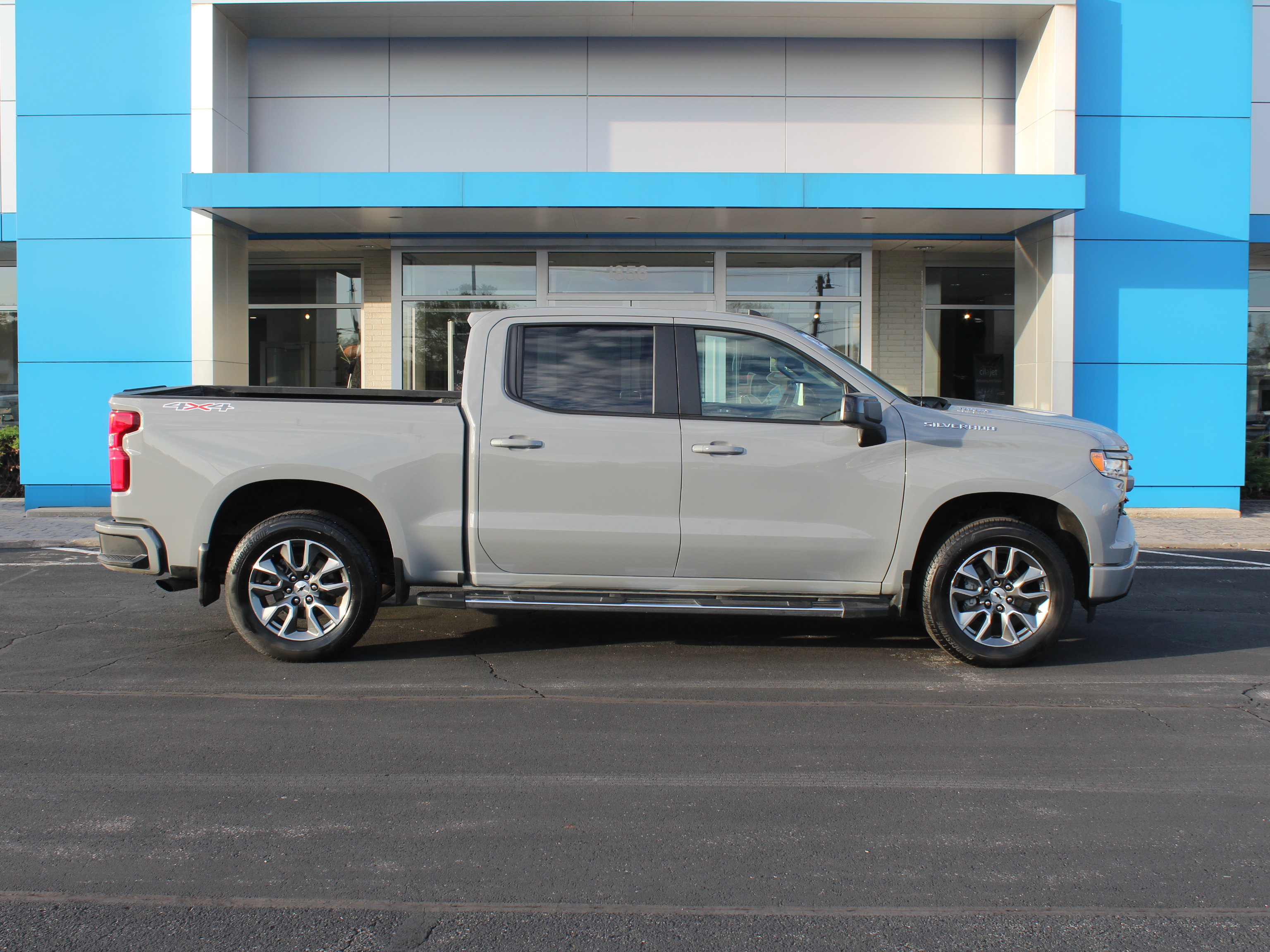 Used 2024 Chevrolet Silverado 1500 RST w/ Protection Package AWD/4WD image 5