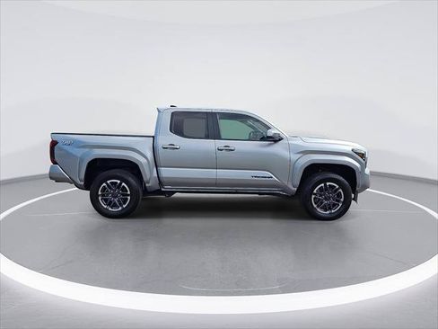 Certified 2024 Toyota Tacoma TRD Sport AWD/4WD image 10