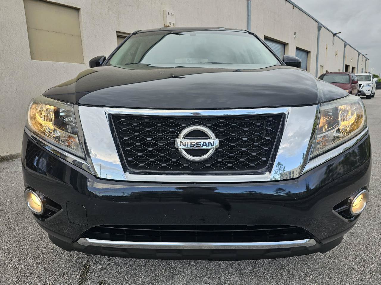 Used 2015 Nissan Pathfinder SV FWD image 12