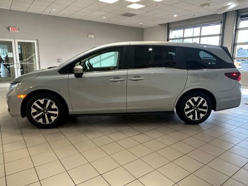Used 2025 Honda Odyssey EX-L image 4