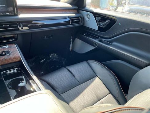 New 2025 Lincoln Aviator Black Label w/ Jet Appearance Package image 15