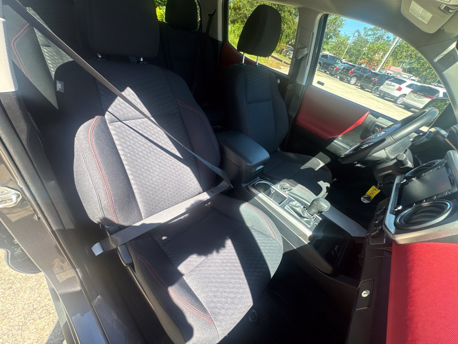 Used 2021 Toyota Tacoma SR5 RWD image 16