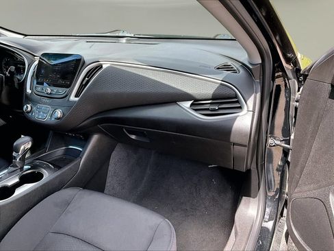 Used 2024 Chevrolet Malibu LT FWD image 28