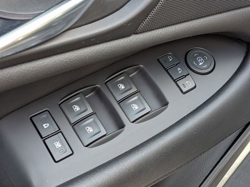 Used 2019 Cadillac Escalade Luxury image 16