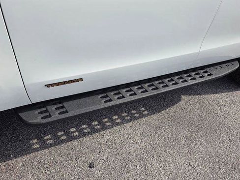 Used 2025 Ford Expedition Tremor AWD/4WD image 10