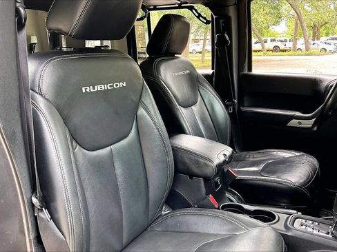 Used 2016 Jeep Wrangler Unlimited Rubicon AWD/4WD image 28