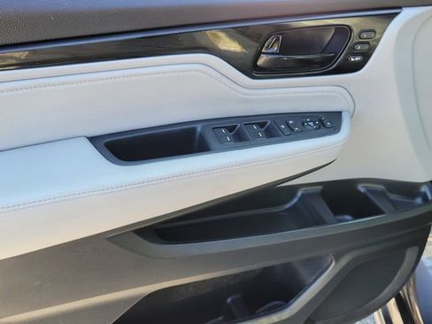Used 2023 Honda Odyssey Touring image 17