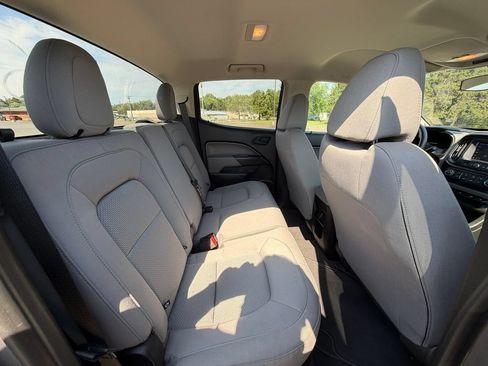 Used 2022 Chevrolet Colorado W/T AWD/4WD image 6