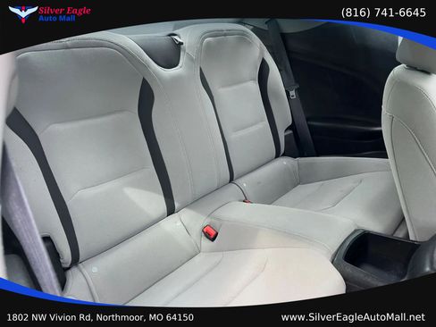 Used 2018 Chevrolet Camaro LT RWD image 9