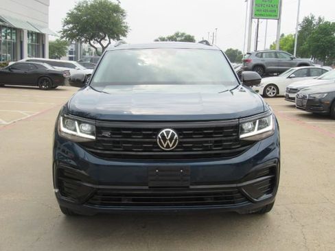 Used 2022 Volkswagen Atlas SEL R-Line image 2