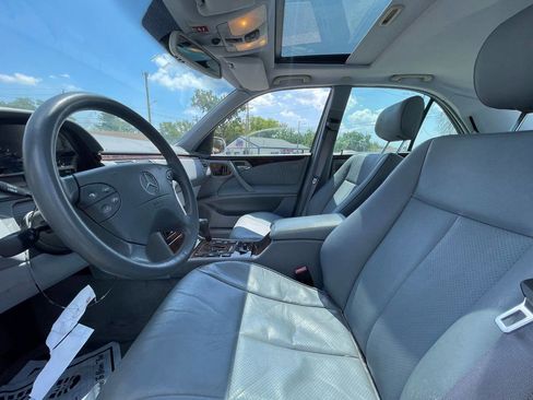 Used 2000 Mercedes-Benz E 320 Sedan image 17