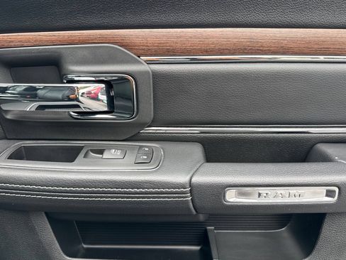 Used 2019 RAM 1500 Laramie w/ Convenience Group AWD/4WD image 18