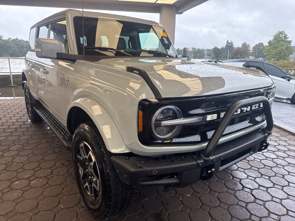 Used 2024 Ford Bronco Outer Banks AWD/4WD image 4