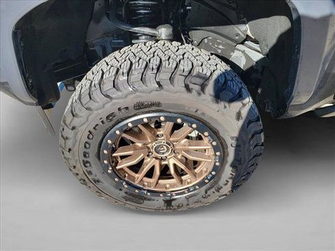 Used 2024 Toyota Tacoma TRD Sport w/ TRD Sport Upgrade Package image 9