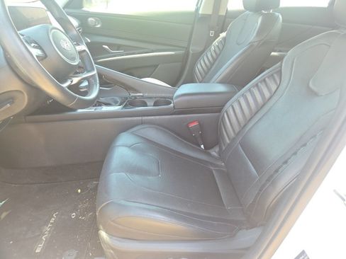 Used 2023 Hyundai Elantra Limited FWD image 17