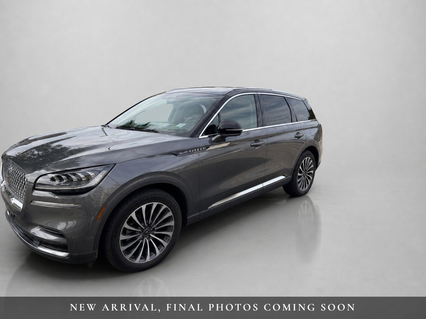 Used 2023 Lincoln Aviator Reserve w/ Elements Package Plus RWD image 1