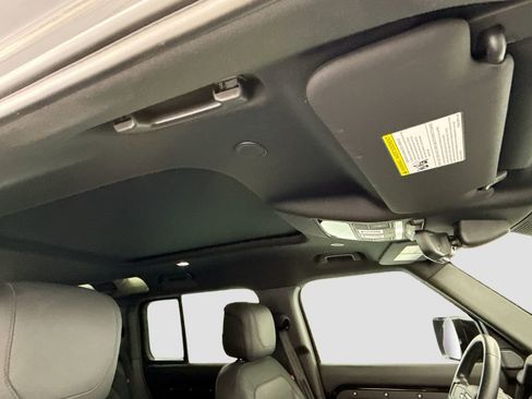 Used 2023 Land Rover Defender 110 X-Dynamic SE image 17