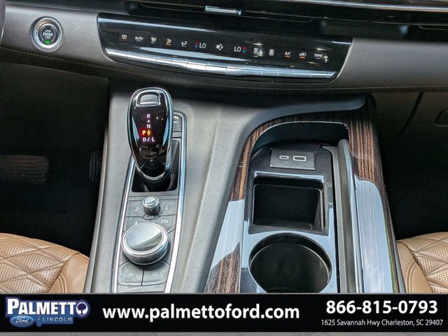 Used 2023 Cadillac Escalade Premium Luxury AWD/4WD image 19