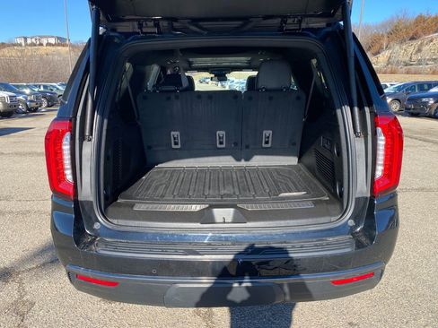 Used 2023 GMC Yukon XL AT4 image 24