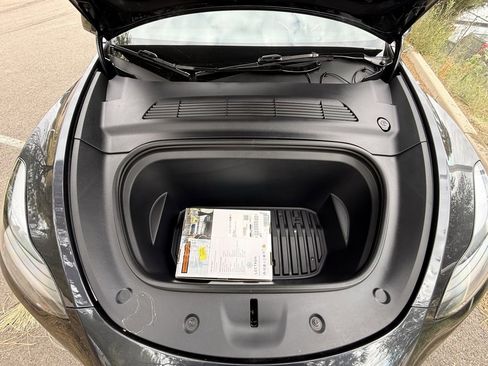 Used 2024 Tesla Model Y Long Range image 32