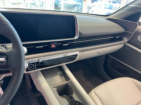 New 2025 Hyundai Ioniq 6 Limited image 18