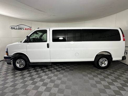 Used 2025 Chevrolet Express 3500 LT w/ LT Preferred Equipment Group RWD image 3