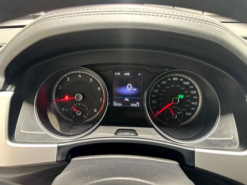 Used 2021 Volkswagen Atlas Cross Sport SE w/ Panoramic Sunroof Package image 22