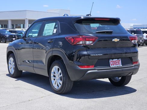 New 2026 Chevrolet TrailBlazer LS FWD image 4