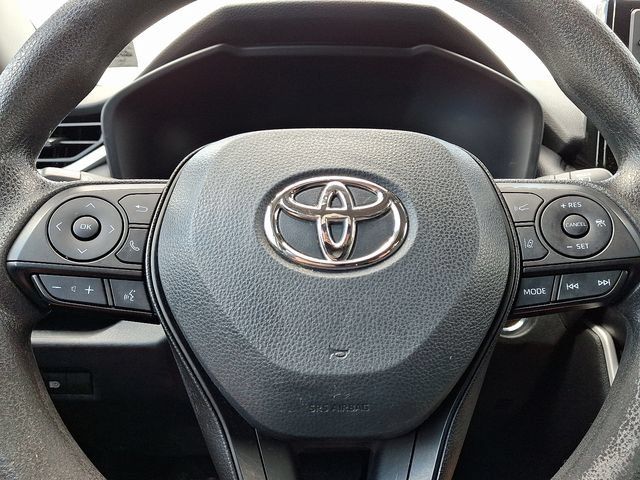 Used 2022 Toyota RAV4 XLE AWD/4WD image 19