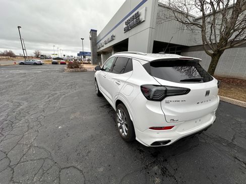 Used 2026 Buick Encore GX Avenir w/ Avenir Technology Package image 3