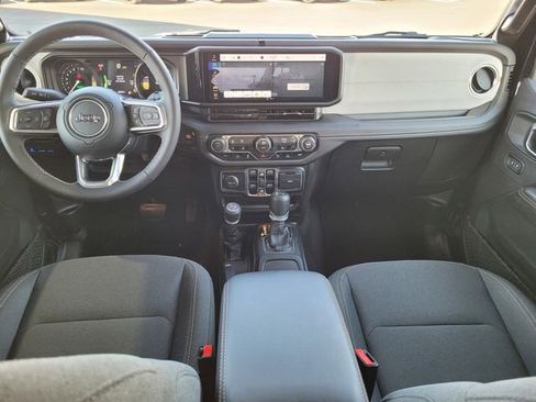 Used 2025 Jeep Wrangler Unlimited Sahara w/ Safety Group AWD/4WD image 6