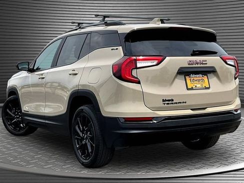 Used 2023 GMC Terrain SLE w/ Driver Convenience Package FWD image 4
