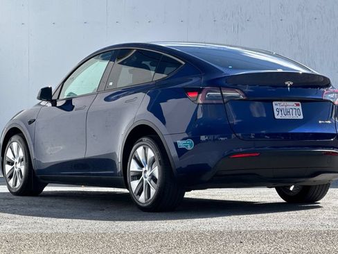 Used 2024 Tesla Model Y Long Range AWD/4WD image 5