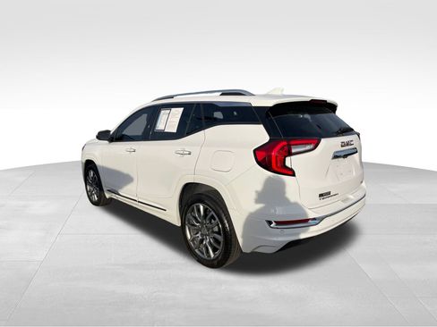Used 2024 GMC Terrain Denali w/ Denali Premium Package image 10