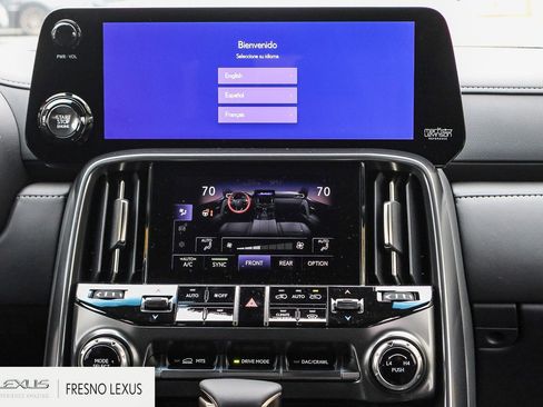 New 2025 Lexus LX 600 4WD w/ Luxury Package image 18