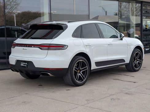 Certified 2021 Porsche Macan image 9