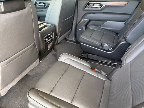 New 2026 GMC Yukon XL Denali w/ Denali Reserve Package RWD image 12