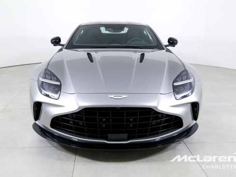Used 2025 Aston Martin V8 Vantage Coupe image 4