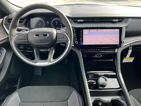New 2026 Jeep Grand Cherokee 4WD image 3