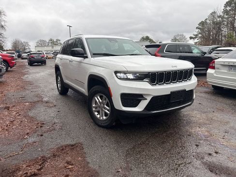 Used 2025 Jeep Grand Cherokee Laredo w/ Luxury Tech Group I image 7