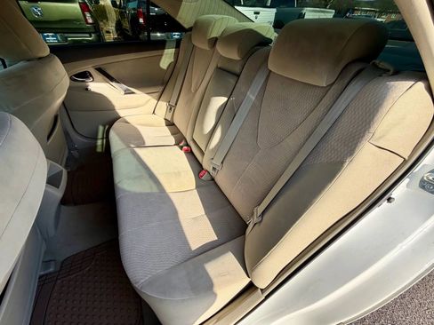Used 2011 Toyota Camry LE image 9