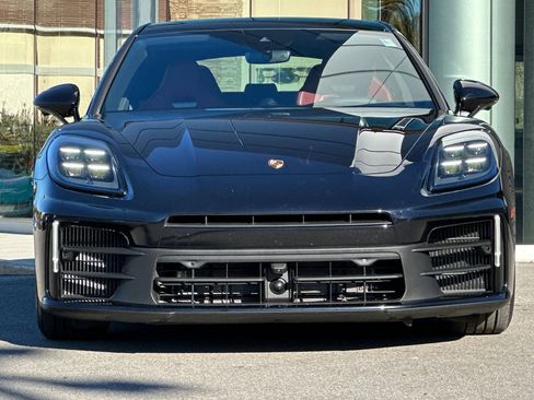Used 2024 Porsche Panamera image 11